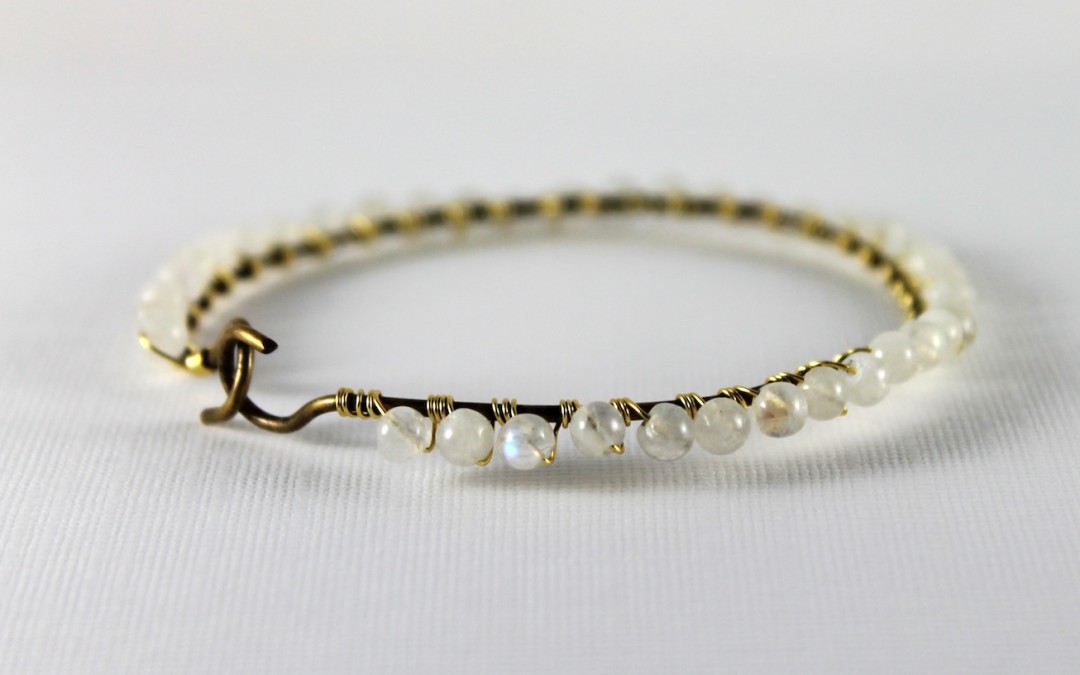 DIY – Gold Bangle with Gemstone Beads