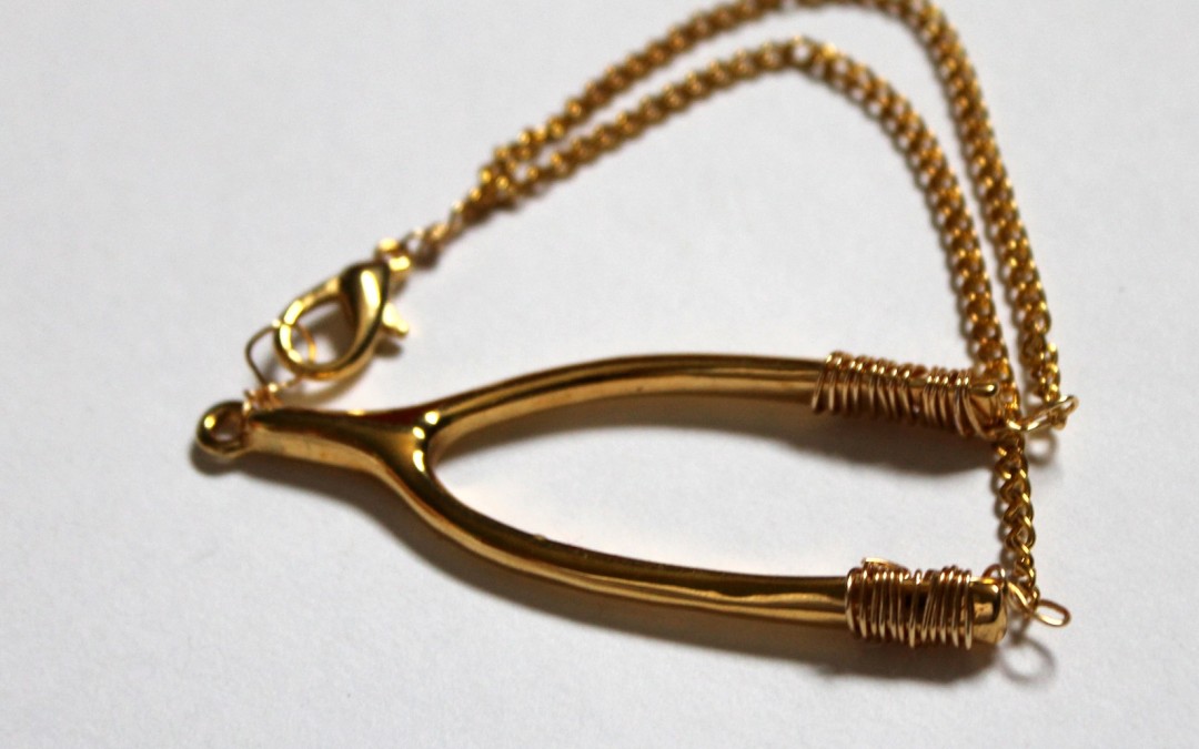 DIY – Anthropologie Inspired Brass Wishbone Bracelet
