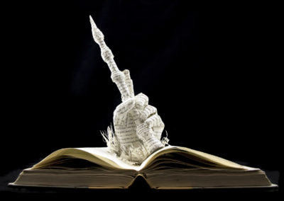 book-sculpture-harry-potter-and-the-deathly-hallows-below
